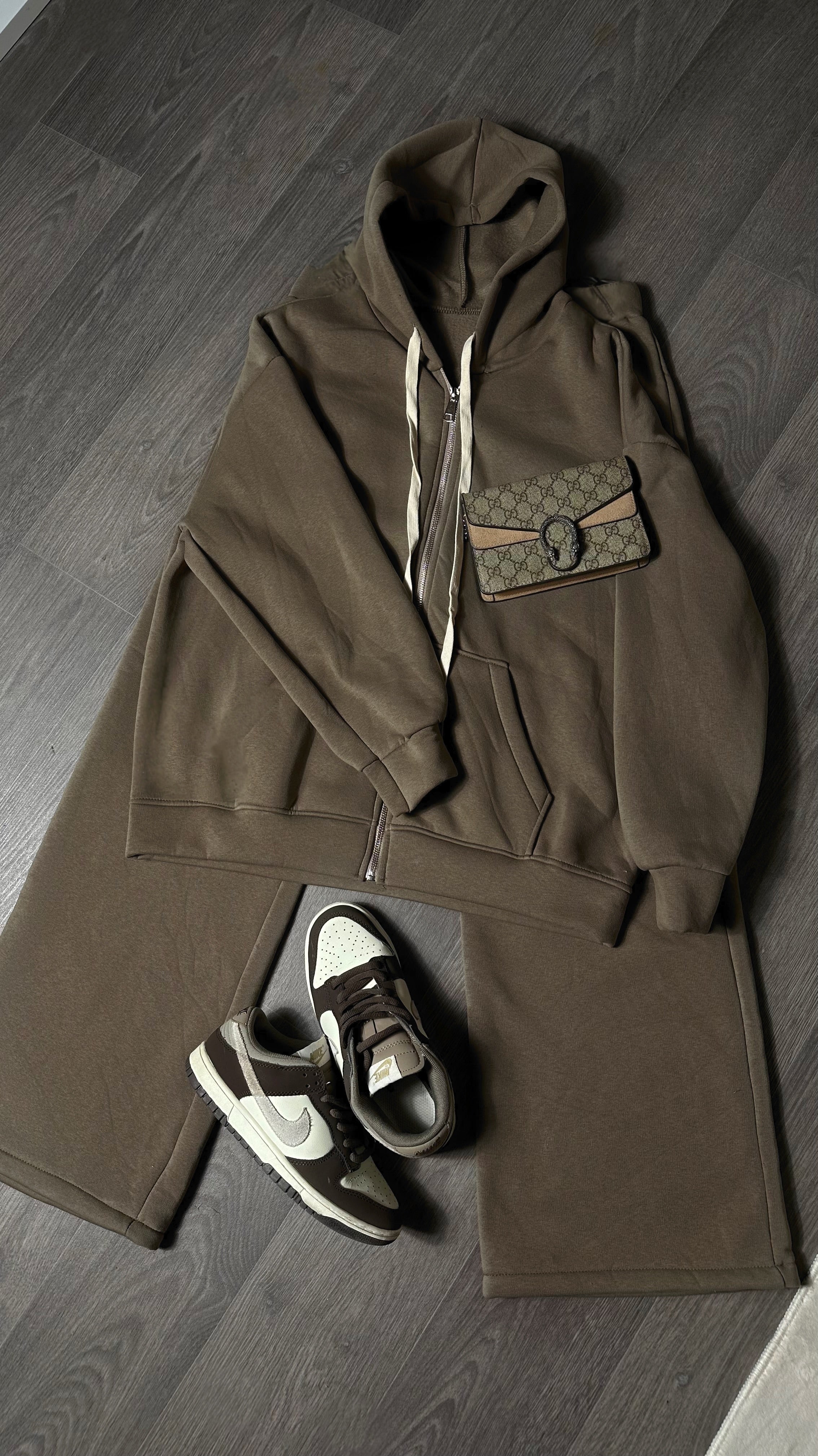ENSEMBLE JOGGING • TAUPE