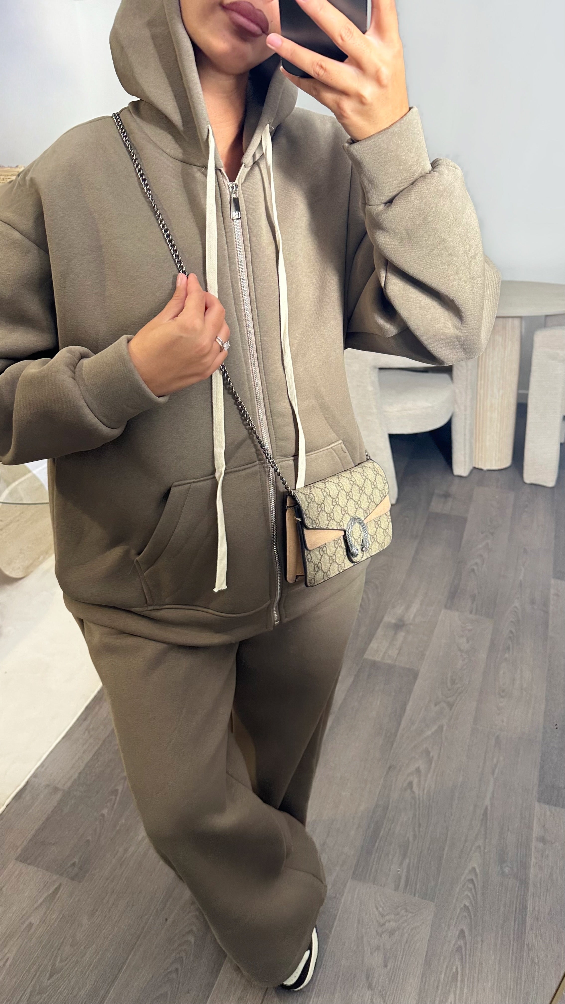 ENSEMBLE JOGGING • TAUPE