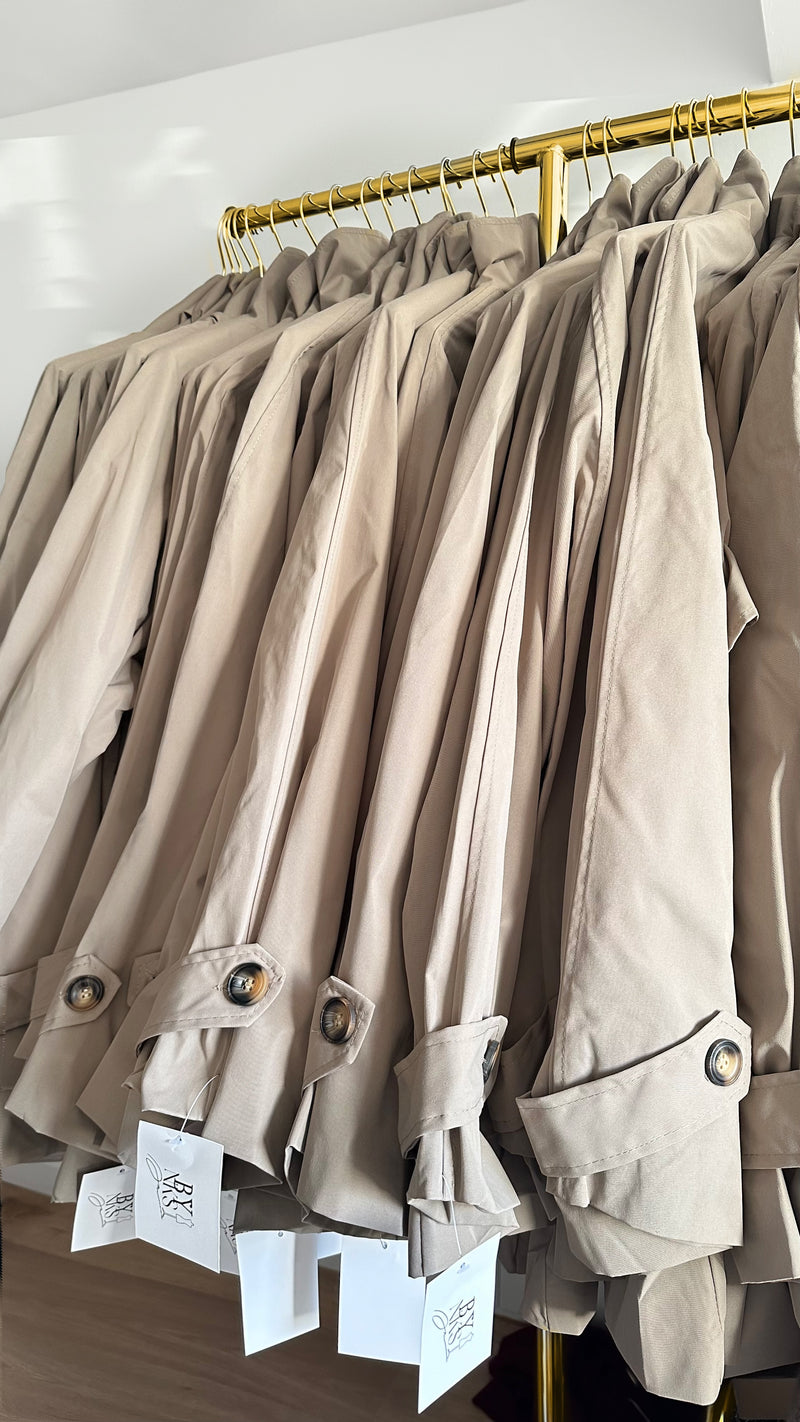 TRENCH COURT • TAUPE