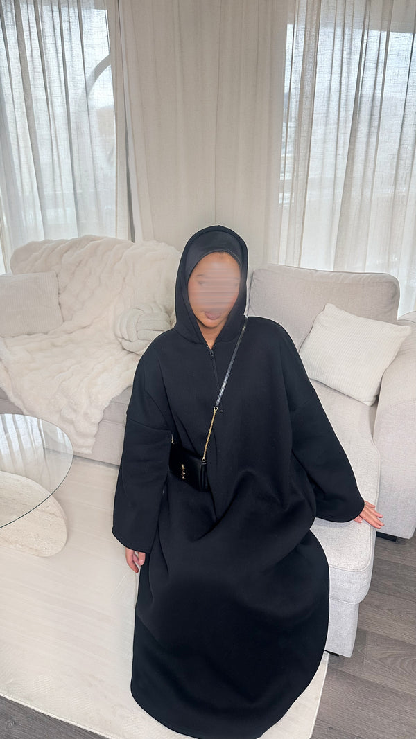 ROBE À CAPUCHE • NOIR